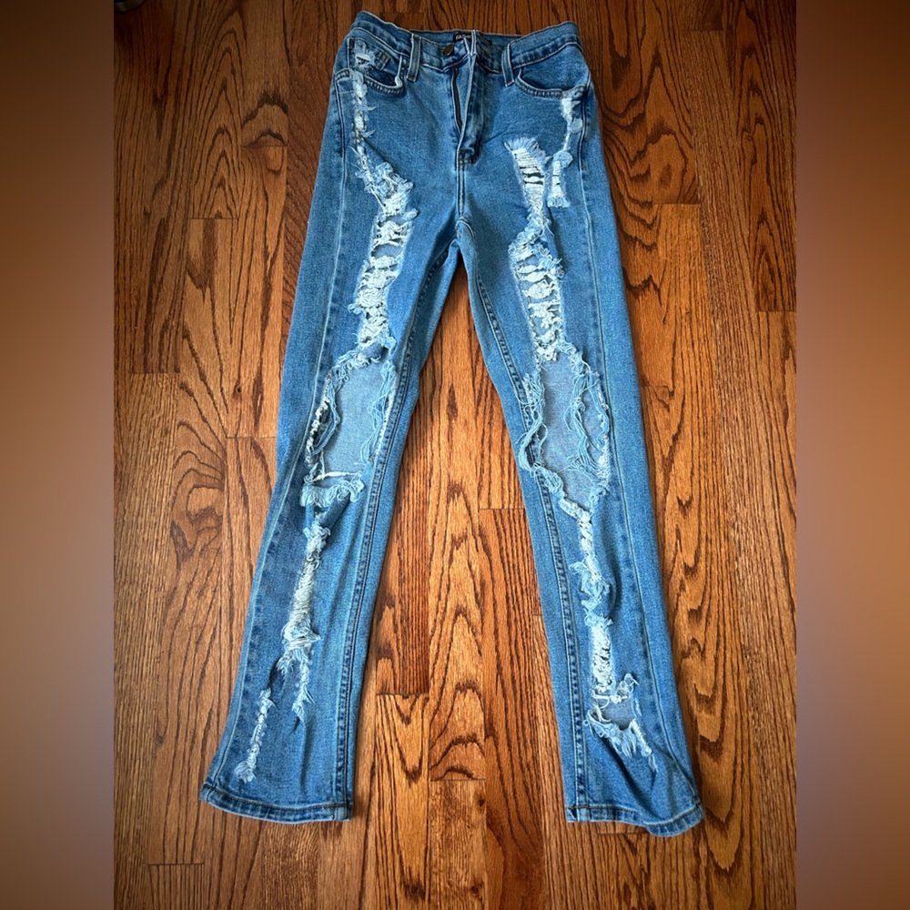 fashionnova stretchy ripped jeans, medium wash, size 1